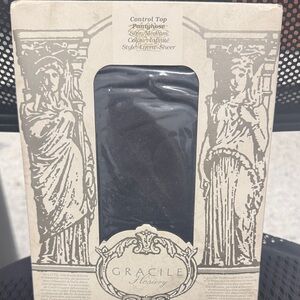 Gracile Hosiery Control Top Pantyhose
